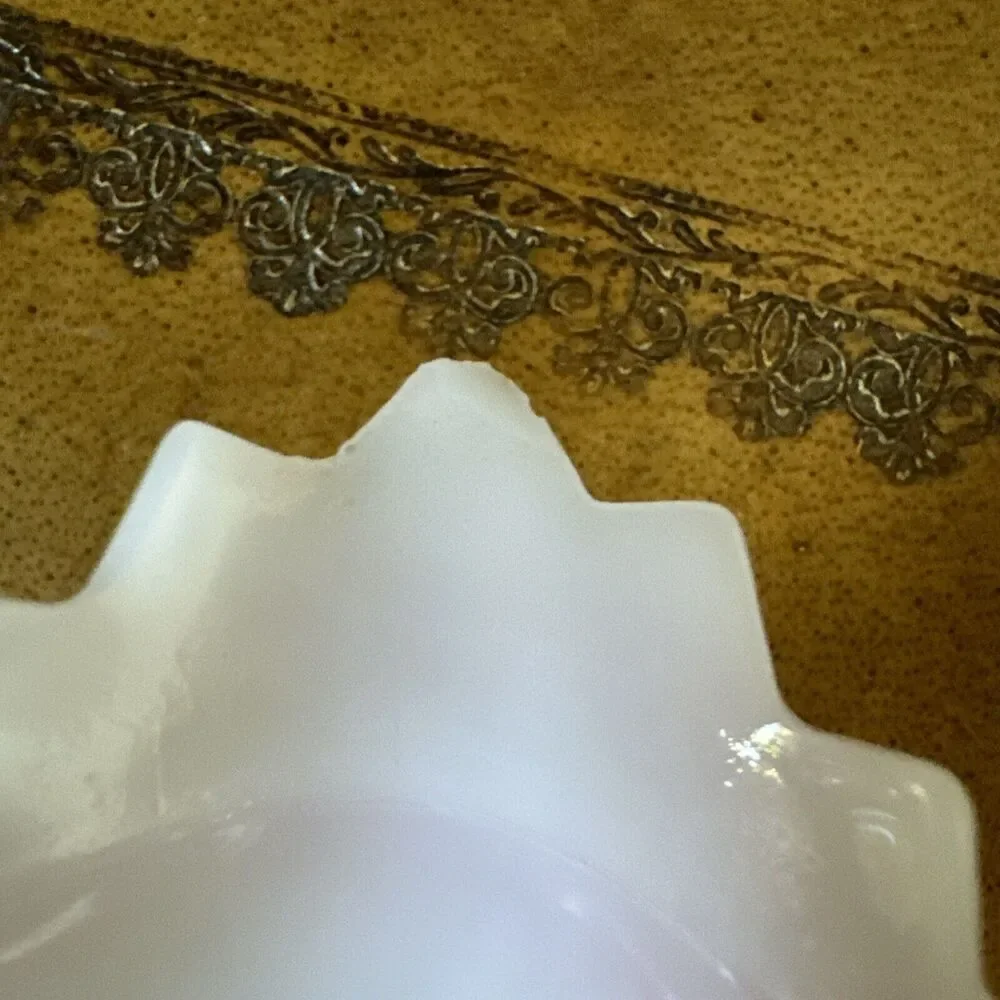 Indiana Glass Company White Glass Diamond Point‎ Square Pink Ruffle Candy Dish